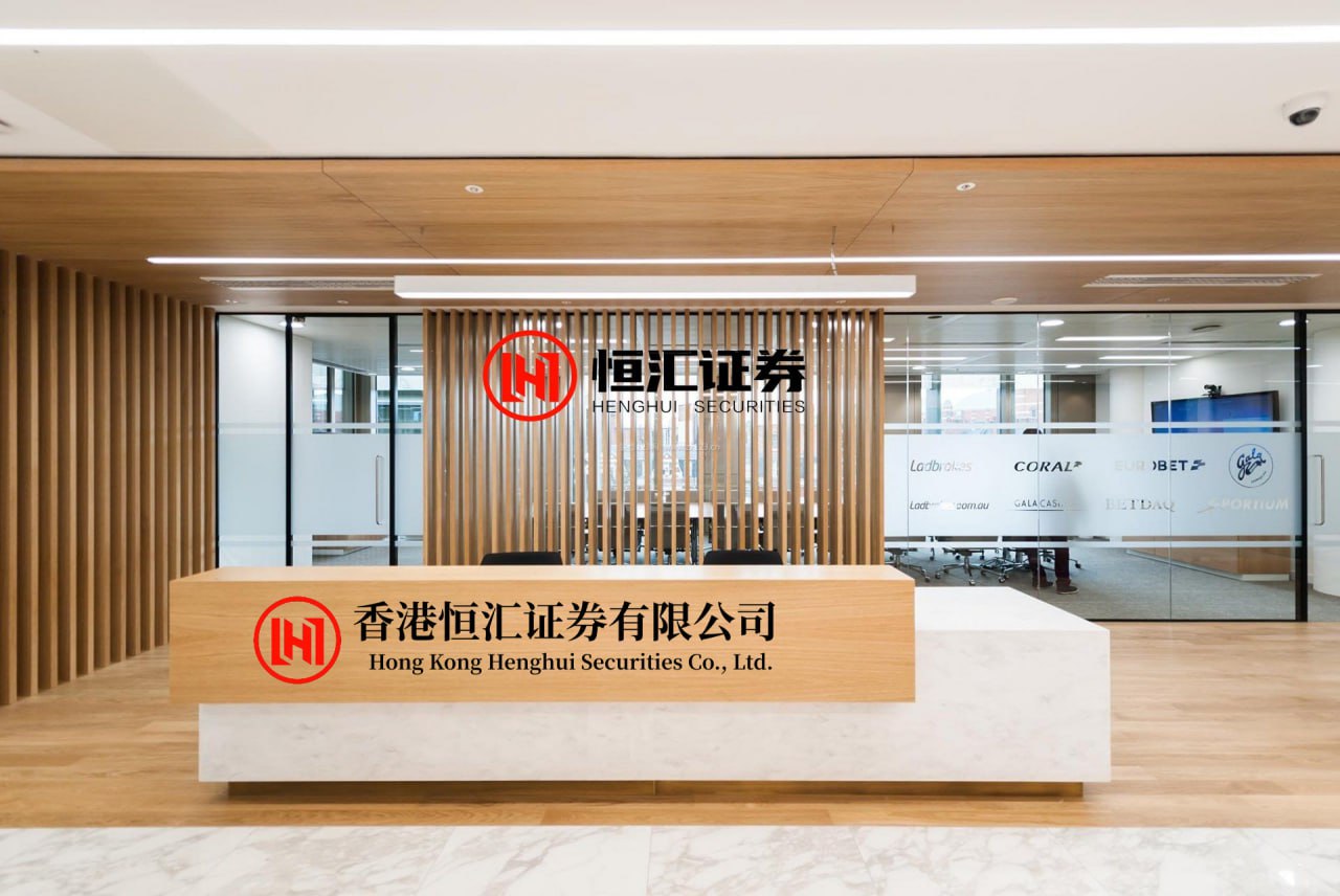 富豪配资 曾经红极一时，如今却在景区卖艺，这4位男星为养家糊口太拼了！